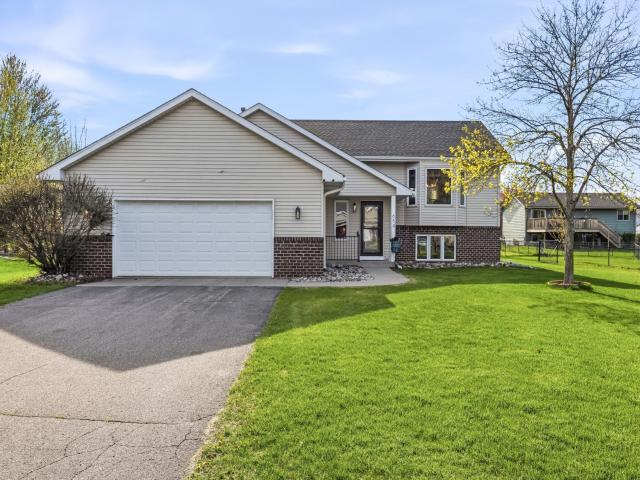 654 Timothy Court Shakopee MN 55379 - MLS# 7058656