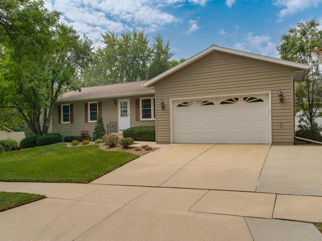 642 Chalet Drive NW Rochester MN 55901 - MLS# 7058791