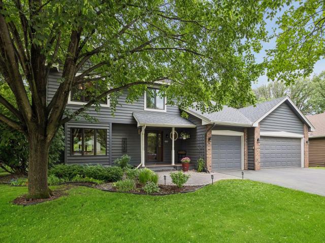 8290 W Lake Court Chanhassen MN 55317 - MLS# 7059576
