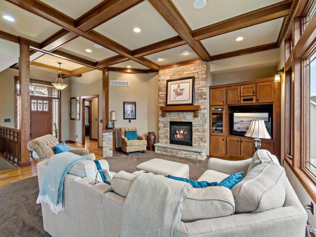 9071 Horizon Drive Shakopee MN 55379 - MLS# 7059645