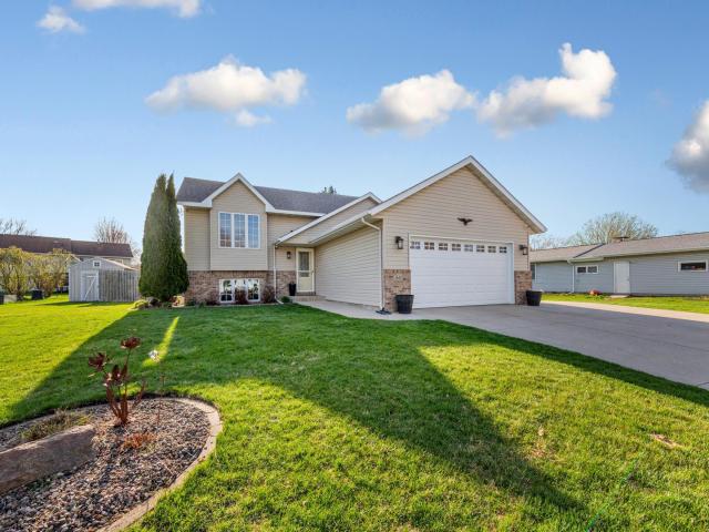 1840 Field Stone Avenue SE Owatonna MN 55060 - MLS# 7059876