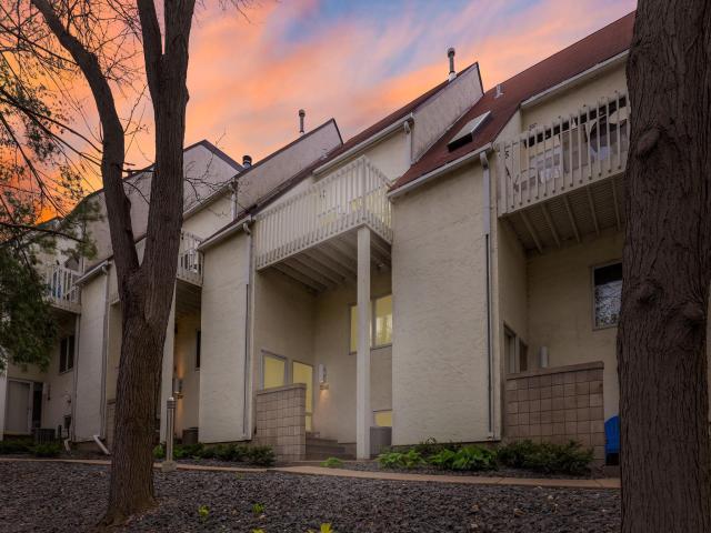 3062 Lake Shore Drive Minneapolis MN 55416 - MLS# 7060000