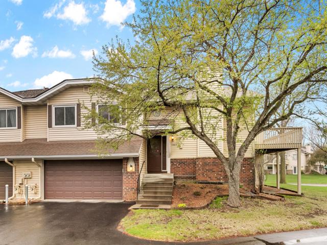 1005 Aston Circle Burnsville MN 55337 - MLS# 7060302