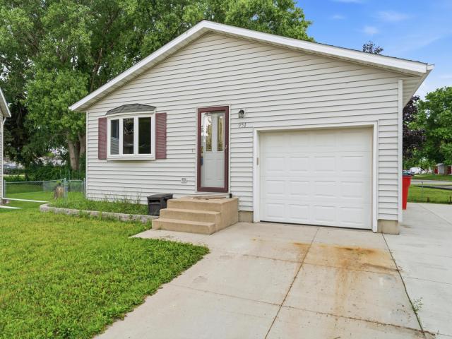 951 W Village Circle SE Rochester MN 55904 - MLS# 7060420