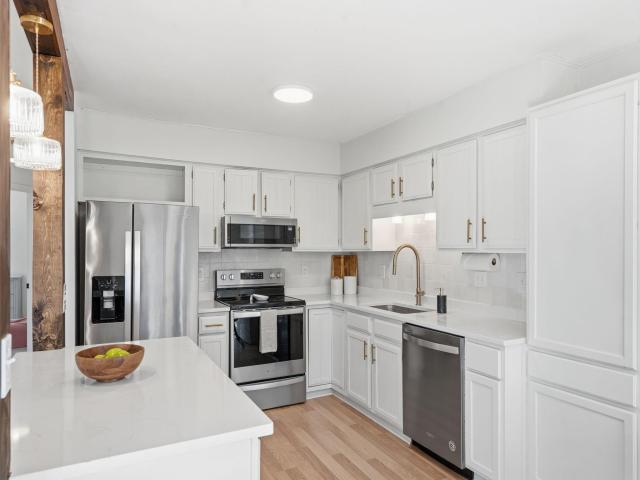 6125 Creek View Trail Minnetonka MN 55345 - MLS# 7060480