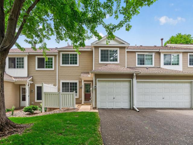 401 Leeward Trail Saint Paul MN 55129 - MLS# 7060981