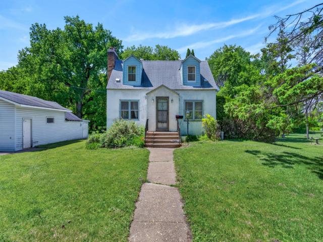 4025 Clover Avenue Vadnais Heights MN 55127 - MLS# 7060982