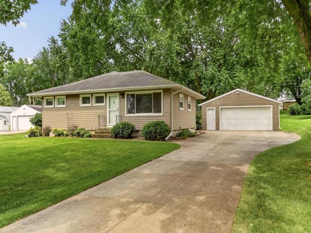 402 Strathmore Lane SE Rochester MN 55904 - MLS# 7061120