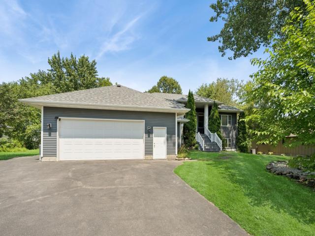 118 S Shannon Drive Shakopee MN 55379 - MLS# 7062082