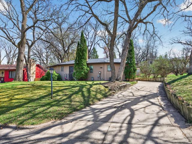 6109 27th Street N Oakdale MN 55128 - MLS# 7062093