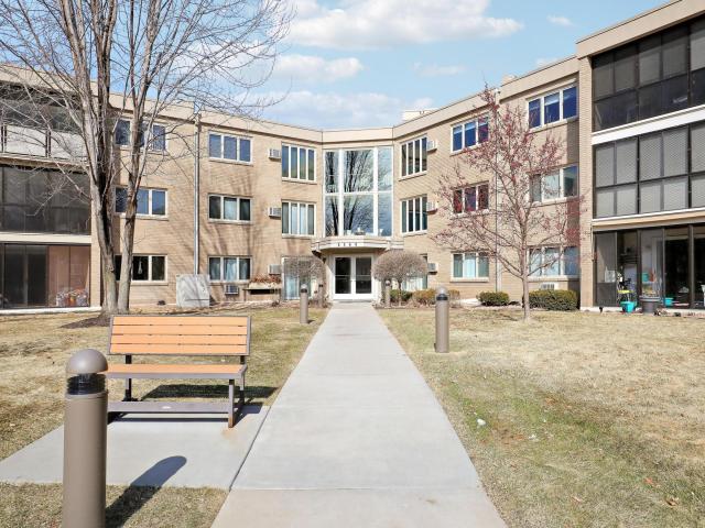 4360 Brookside Court Unit 218 Minneapolis MN 55436 - MLS# 7063382