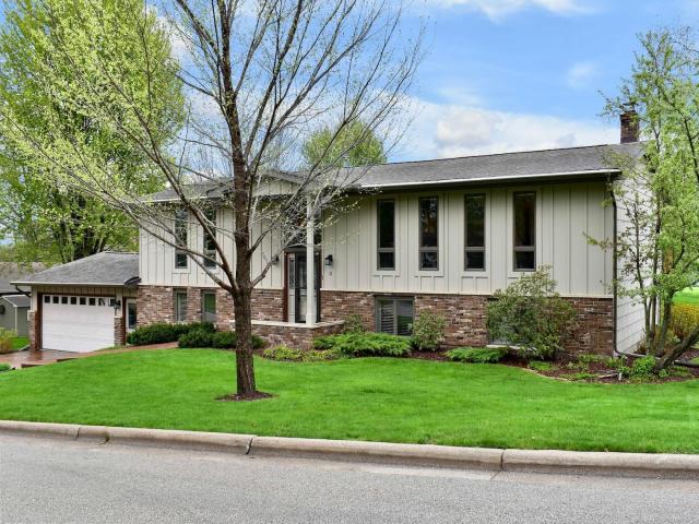 1614 Valley View Drive Winona MN 55987 - MLS# 7063398