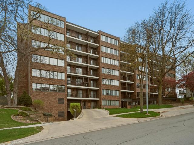 600 4th Street SW Unit 102 Rochester MN 55902 - MLS# 7063518