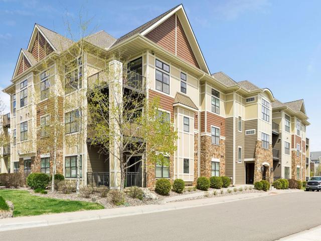 15420 Oakcroft Place Unit 223 Wayzata MN 55391 - MLS# 7063727