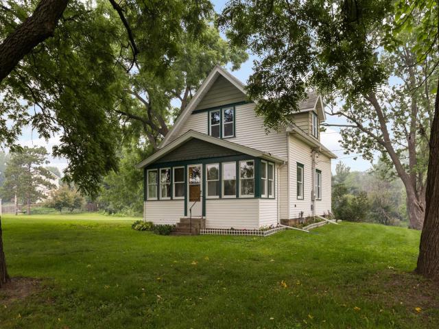 1240 McKnight Road N Saint Paul MN 55119 - MLS# 7063853