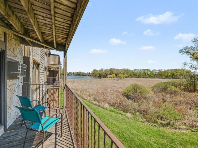 1304 W Medicine Lake Drive Unit 221 Minneapolis MN 55441 - MLS# 7063893
