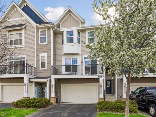 15592 Eagles Nest Way Apple Valley MN 55124 - MLS# 7064142