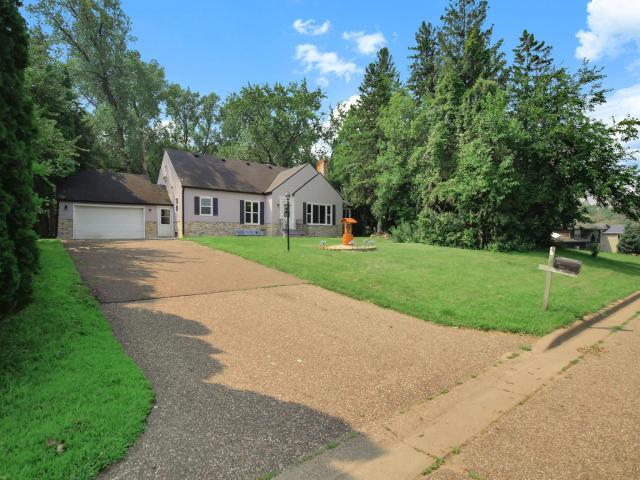 770 Viking Drive E Saint Paul MN 55117 - MLS# 7064266