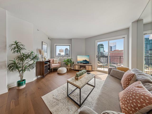 1225 Lasalle Avenue Unit 2101 Minneapolis MN 55403 - MLS# 7064421