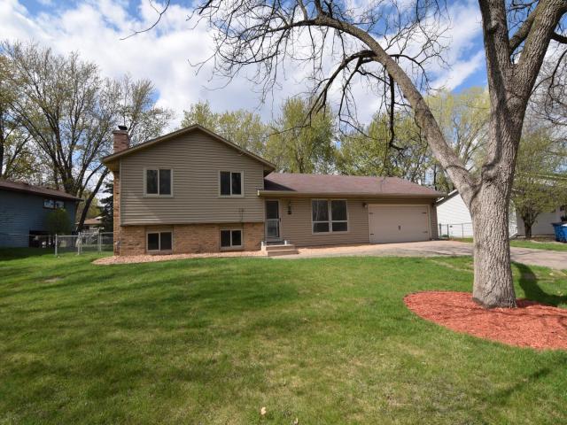 10556 104th Avenue N Maple Grove MN 55369 - MLS# 7064540
