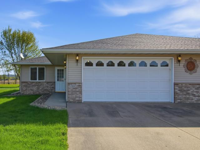 1709 Hiawatha Drive E Wabasha MN 55981 - MLS# 7064795