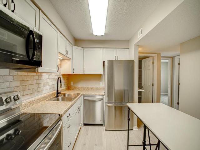 2680 Oxford Street N Unit 132 Saint Paul MN 55113 - MLS# 7065027