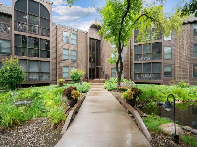 8441 Irwin Road Unit 110 Bloomington MN 55437 - MLS# 7065032