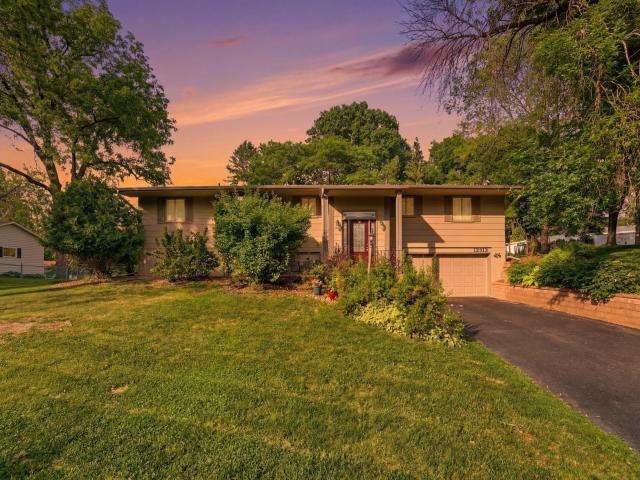 12913 Eagle Ridge Drive Burnsville MN 55337 - MLS# 7065035