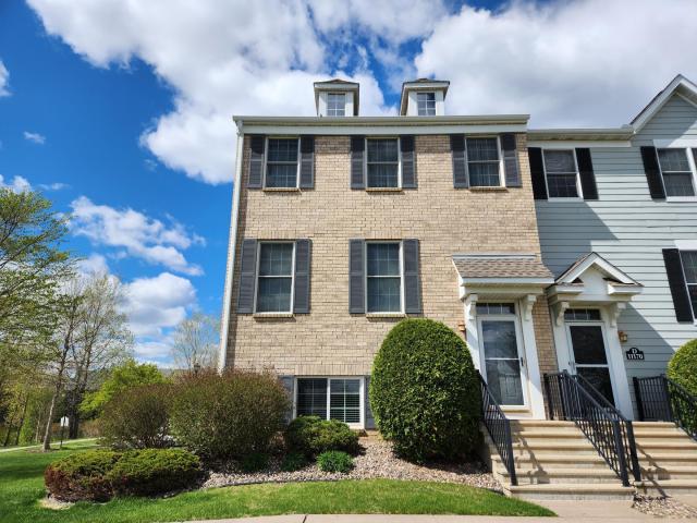 11170 Sand Castle Drive Unit E Woodbury MN 55129 - MLS# 7065503