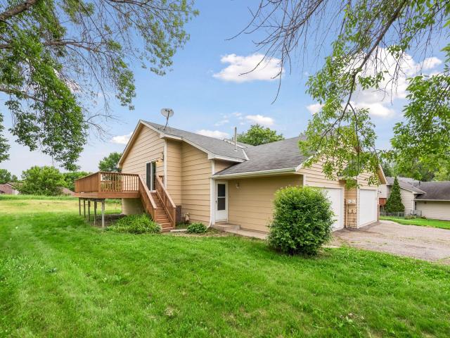 1070 Butte Court Chanhassen MN 55317 - MLS# 7065518