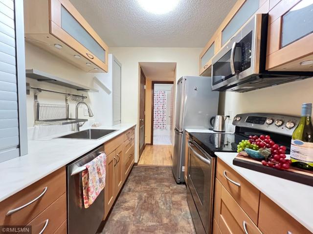 26 10th Street W Unit 607 Saint Paul MN 55102 - MLS# 7066335
