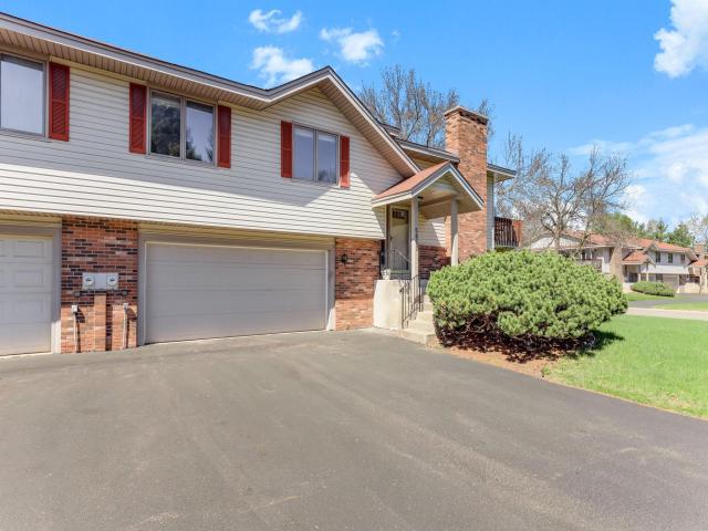 5653 Chatsworth Street N Saint Paul MN 55126 - MLS# 7066613