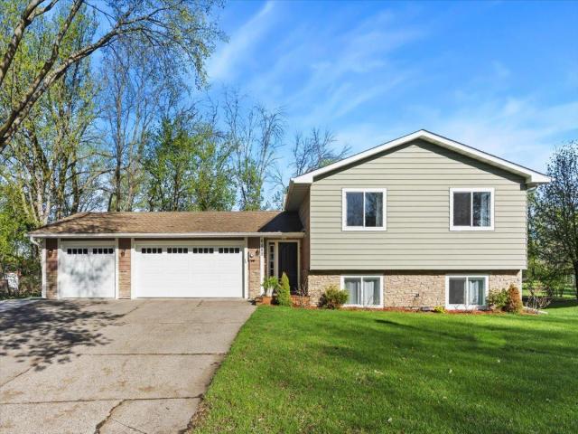 6585 Nathan Lane N Maple Grove MN 55369 - MLS# 7066946