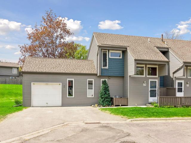 1738 Bluebill Drive Saint Paul MN 55122 - MLS# 7067346