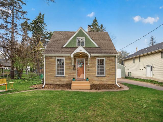 721 Parkway Drive Saint Paul MN 55106 - MLS# 7067463