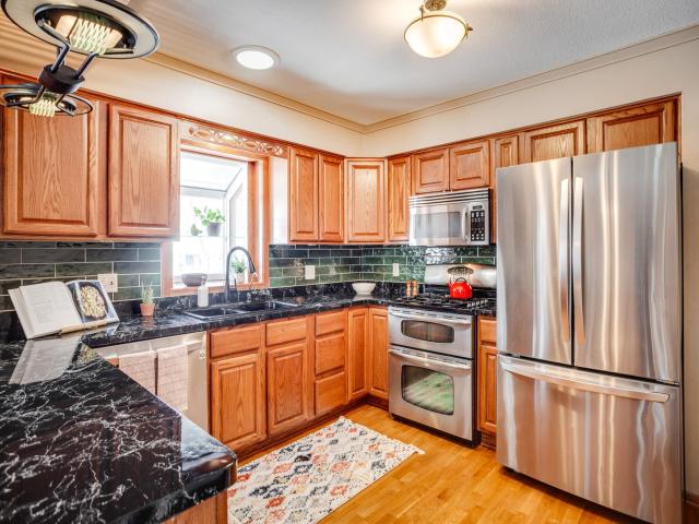 2722 Vale Crest Road Minneapolis MN 55422 - MLS# 7067537