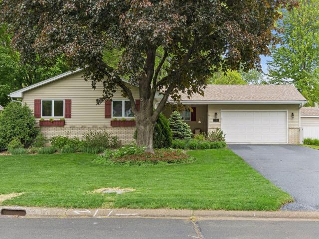2124 Pleasant View Drive Saint Paul MN 55112 - MLS# 7067639