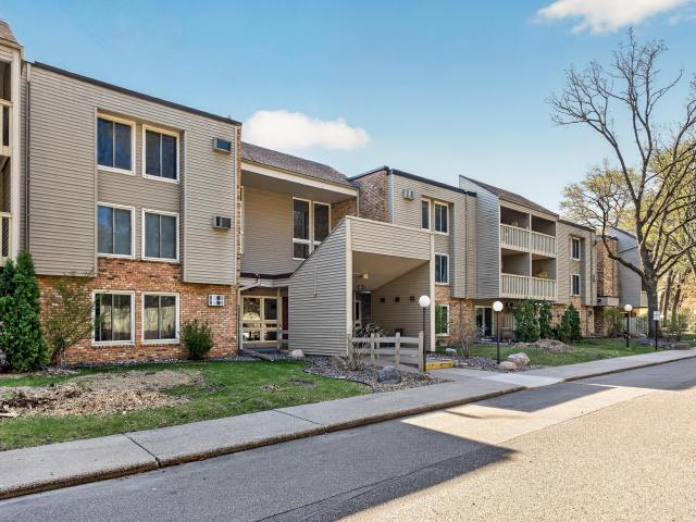 4045 Hodgson Road Unit 211 Saint Paul MN 55126 - MLS# 7067828