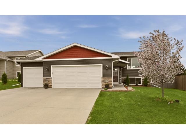 635 Strafford Drive Zumbrota MN 55992 - MLS# 7067913