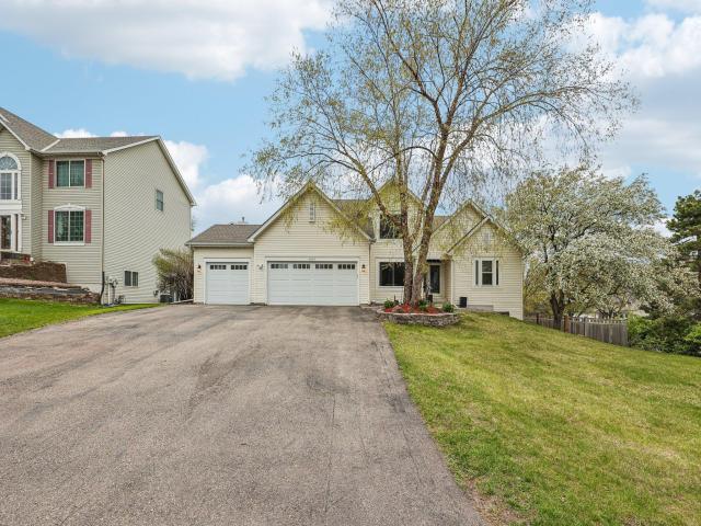 4909 Rusten Rd Eagan MN 55122 - MLS# 7068037