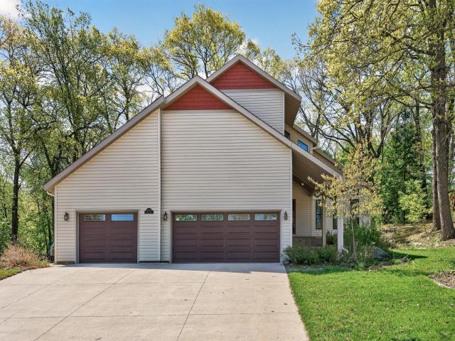 8750 Hunters Way Apple Valley MN 55124 - MLS# 7068116
