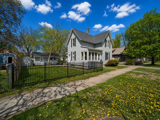 112 7th Avenue NW Faribault MN 55021 - MLS# 7068314