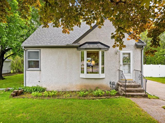 1050 County Road B2 W Saint Paul MN 55113 - MLS# 7068648