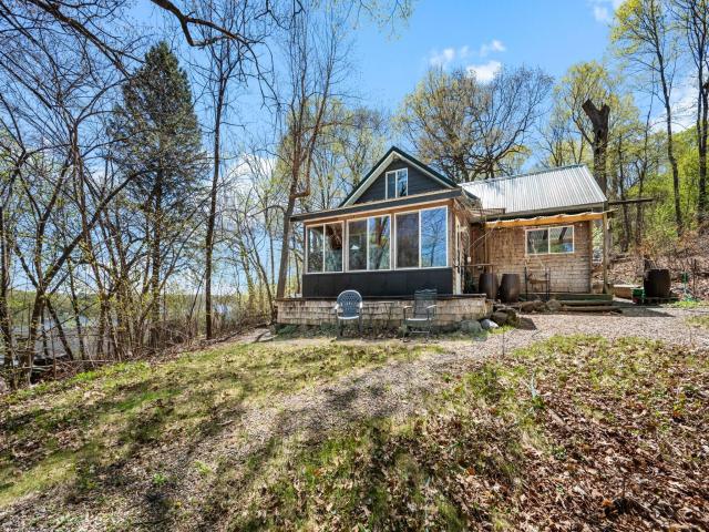 6711 Mohawk Drive Chanhassen MN 55317 - MLS# 7068900