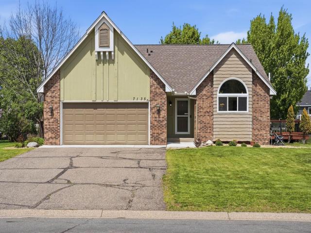 7135 Upper 157th Street W Apple Valley MN 55124 - MLS# 7069644