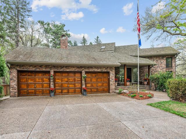 5811 Shannon Drive Edina MN 55439 - MLS# 7069772