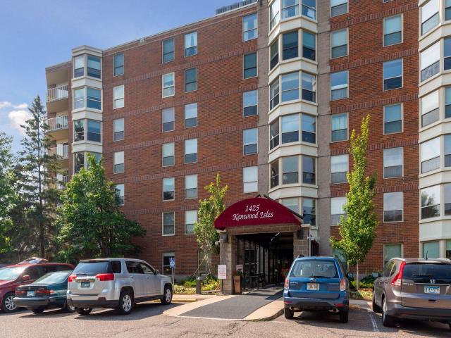 1425 W 28th Street Unit 315 Minneapolis MN 55408 - MLS# 7069827
