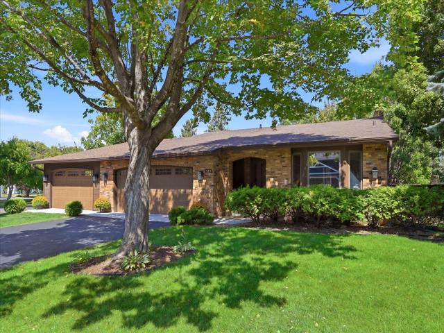 525 Mackubin Circle Saint Paul MN 55126 - MLS# 7070361