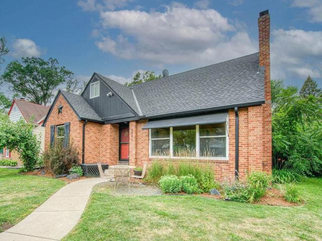 2011 Vincent Avenue N Minneapolis MN 55411 - MLS# 7070823
