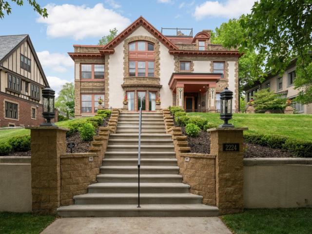 2224 W Lake Of The Isles Parkway Minneapolis MN 55405 - MLS# 7070909